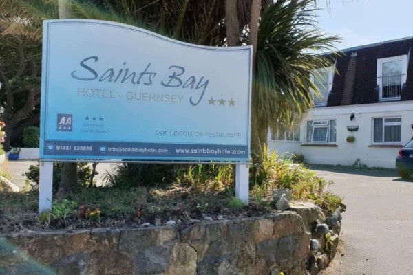 Hotel Saints Bay